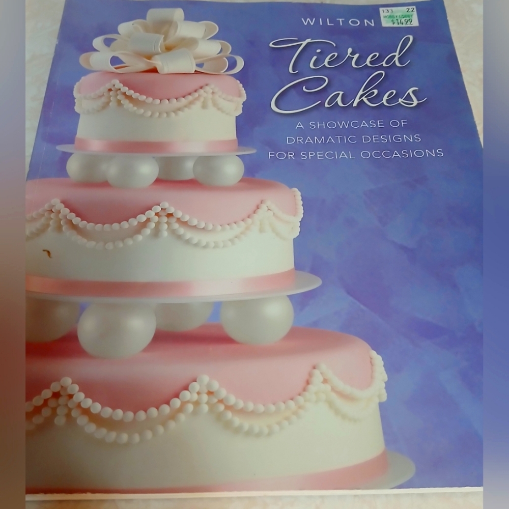 Cake decorating book